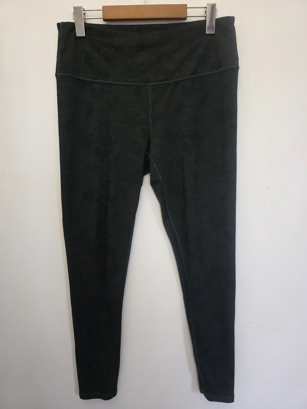 Forest Green Camo Yoga Pants – High Waisted Leggings – Stretch Activewear